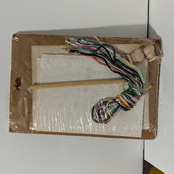 The New Berlin Co | NEW counted cross stitch kit 30583 - Picture 5 of 6